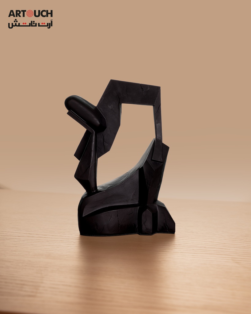 O11-01 تمثال حائر