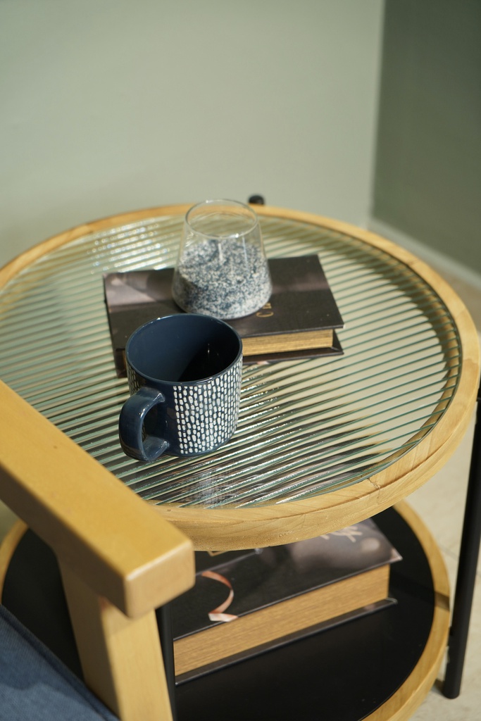 O5-34 طبلة دائرية قطر 50 حديد و زجاج مع رف